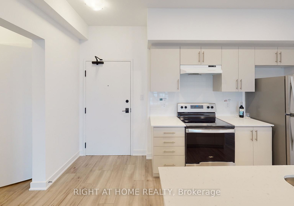 4-spice-way-barrie-ontario-s12754384