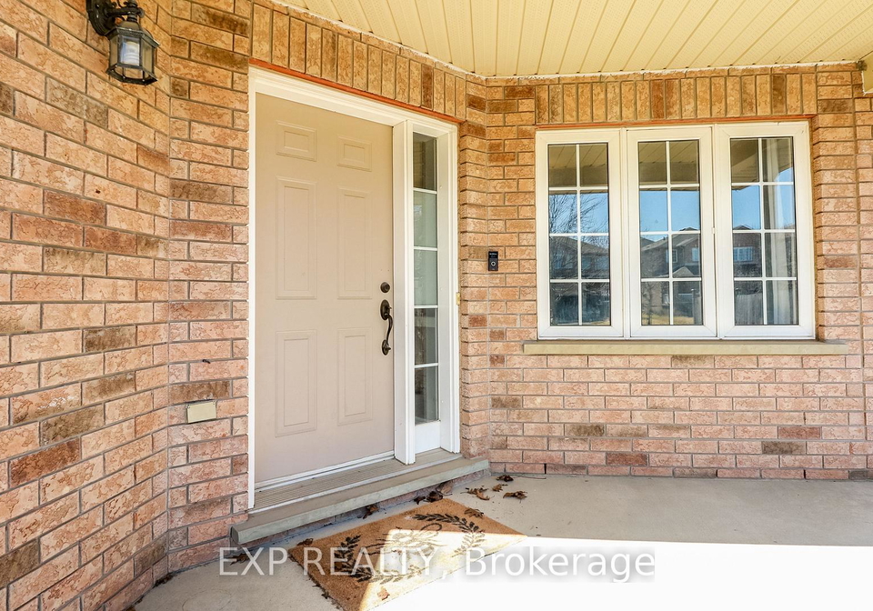 40-benjamin-lane-barrie-ontario-s12761212