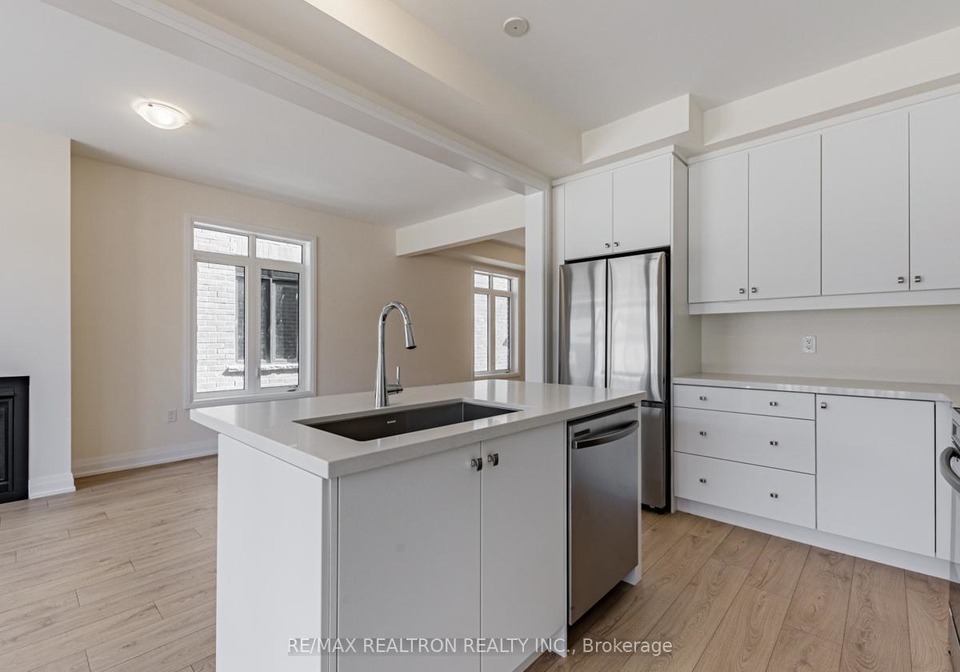 18-daffodil-road-springwater-ontario-s12769484