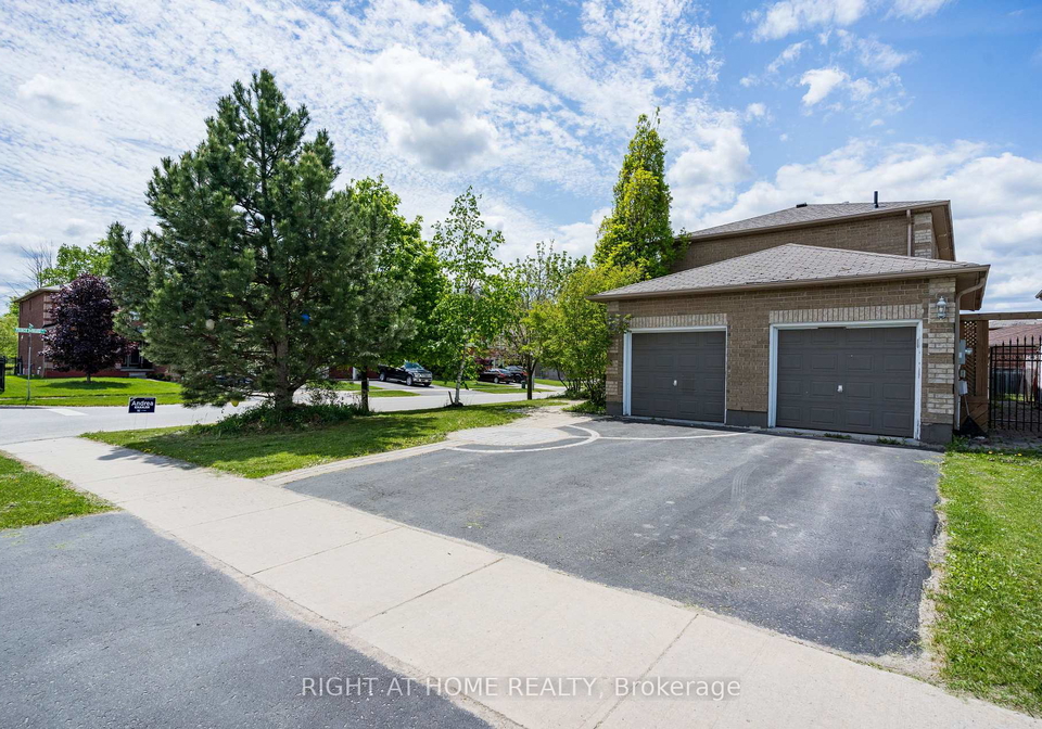 4-prince-edward-place-barrie-ontario-s12777074