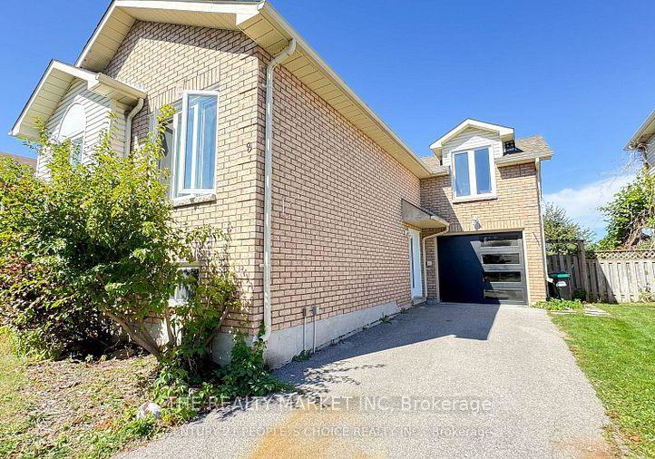 18-ward-drive-barrie-ontario-s12781028