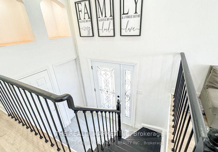 18-ward-drive-barrie-ontario-s12781028