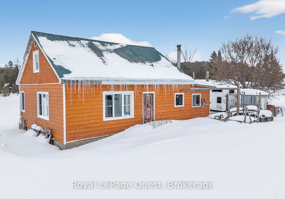 2438-uhthoff-line-severn-ontario-s12784668