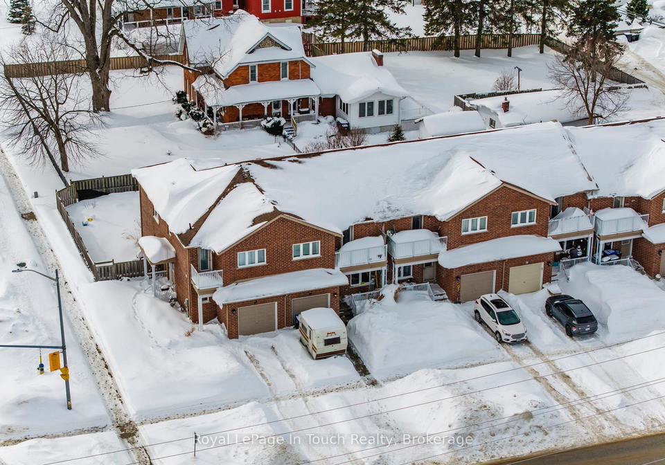 42-owen-street-penetanguishene-ontario-s12787254
