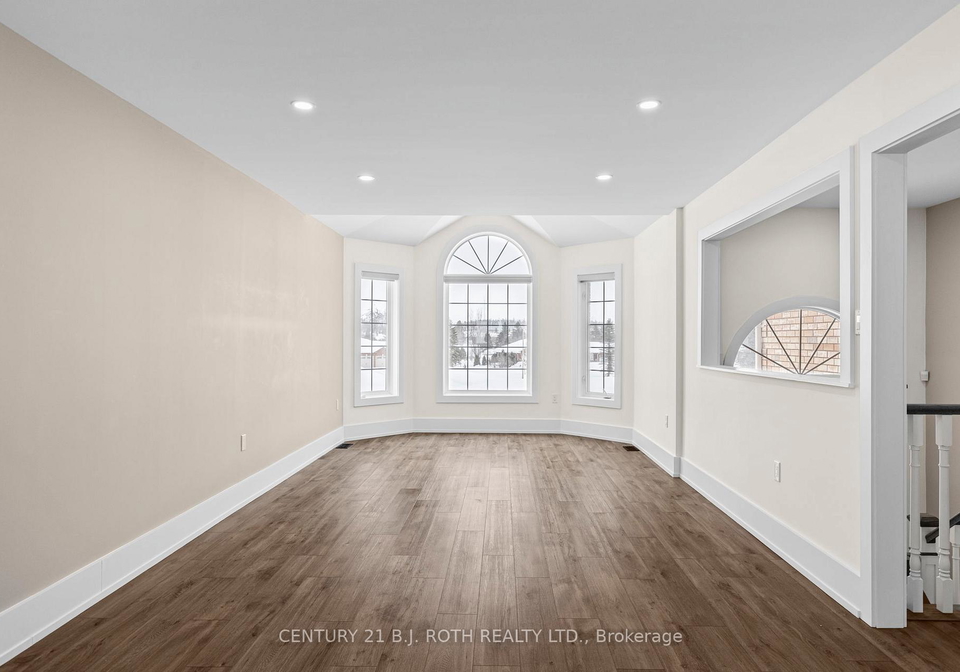 1348-hawk-ridge-crescent-severn-ontario-s12796140