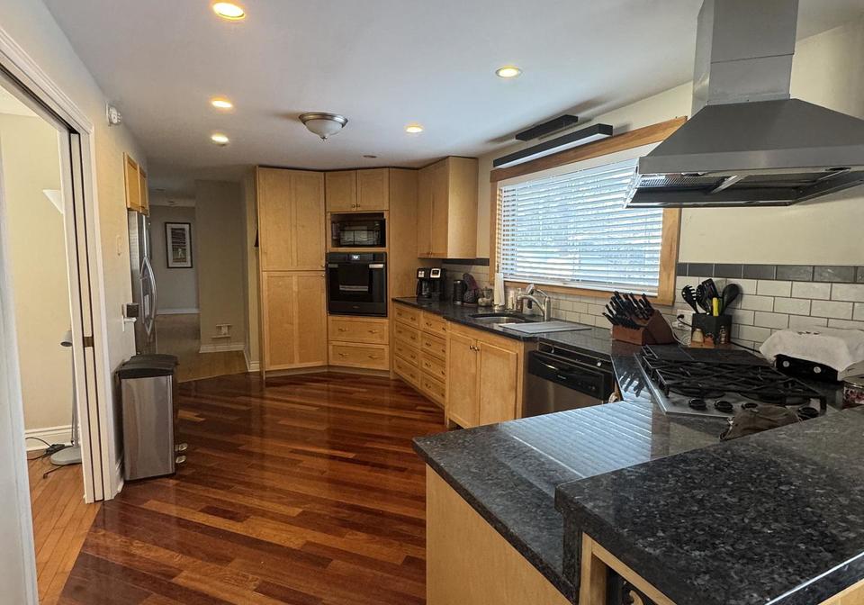 156-39th-street-s-wasaga-beach-ontario-s12799914