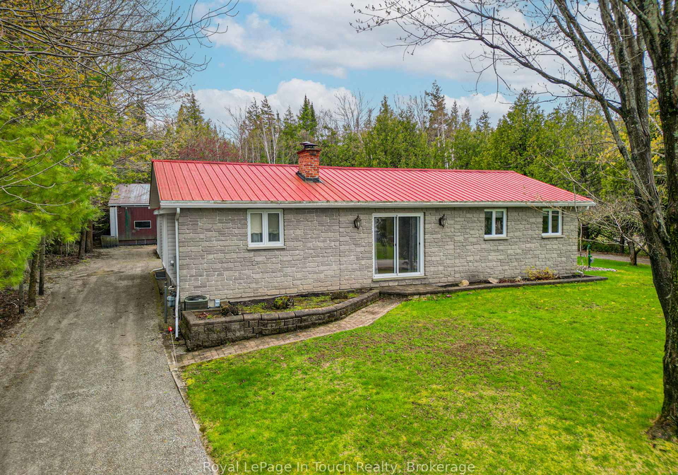 2554-champlain-road-tiny-ontario-s12800904