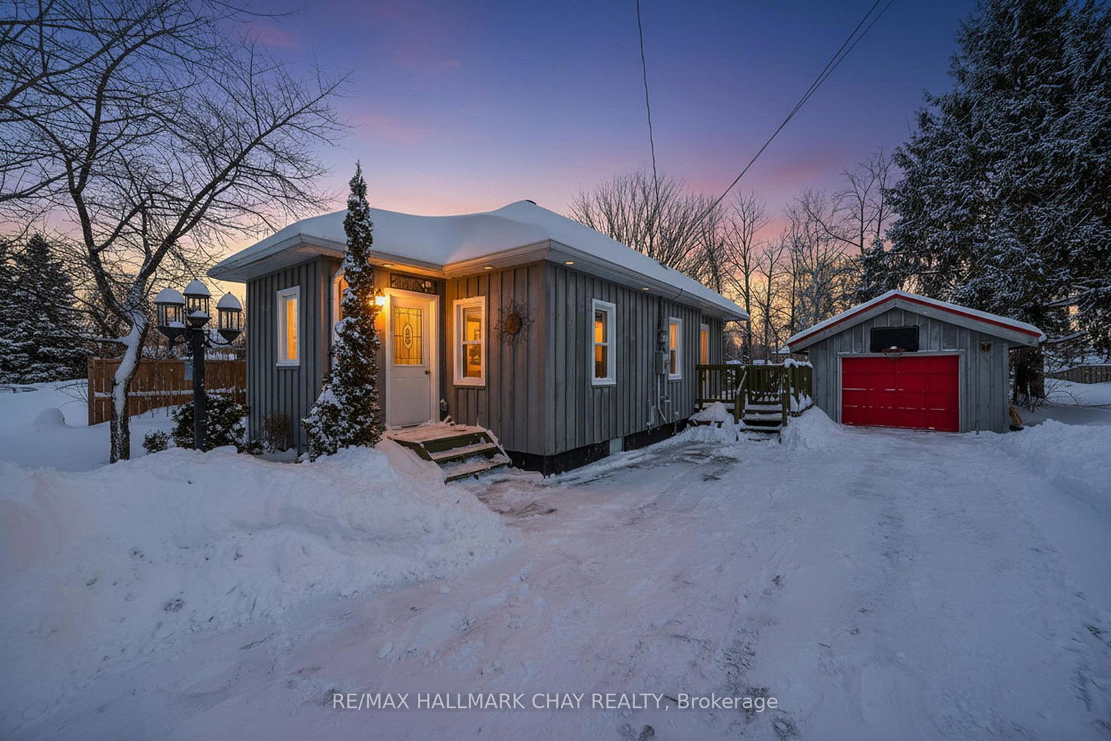 323-bell-street-tay-ontario-s12802780
