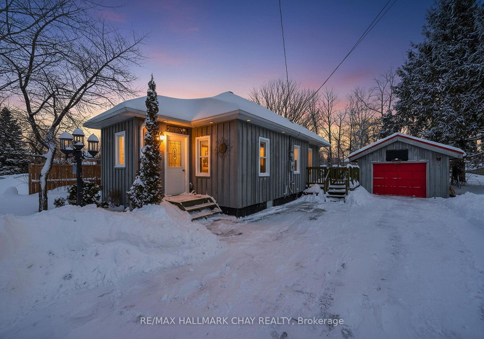 323-bell-street-tay-ontario-s12802780