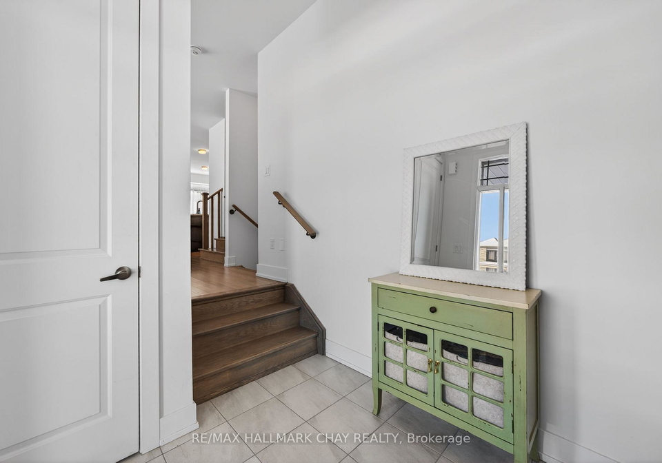 1-milady-crescent-barrie-ontario-s12806208