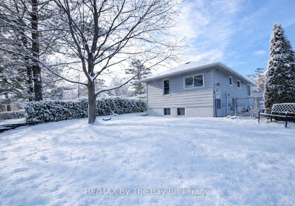 18-16th-street-s-wasaga-beach-ontario-s12817070