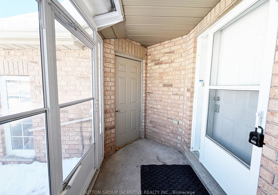 62-kell-place-barrie-ontario-s12823216