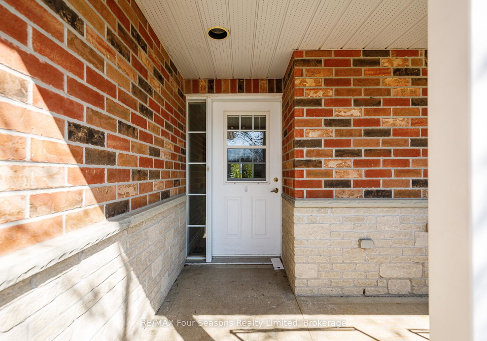 275-huron-street-clearview-ontario-s12832718