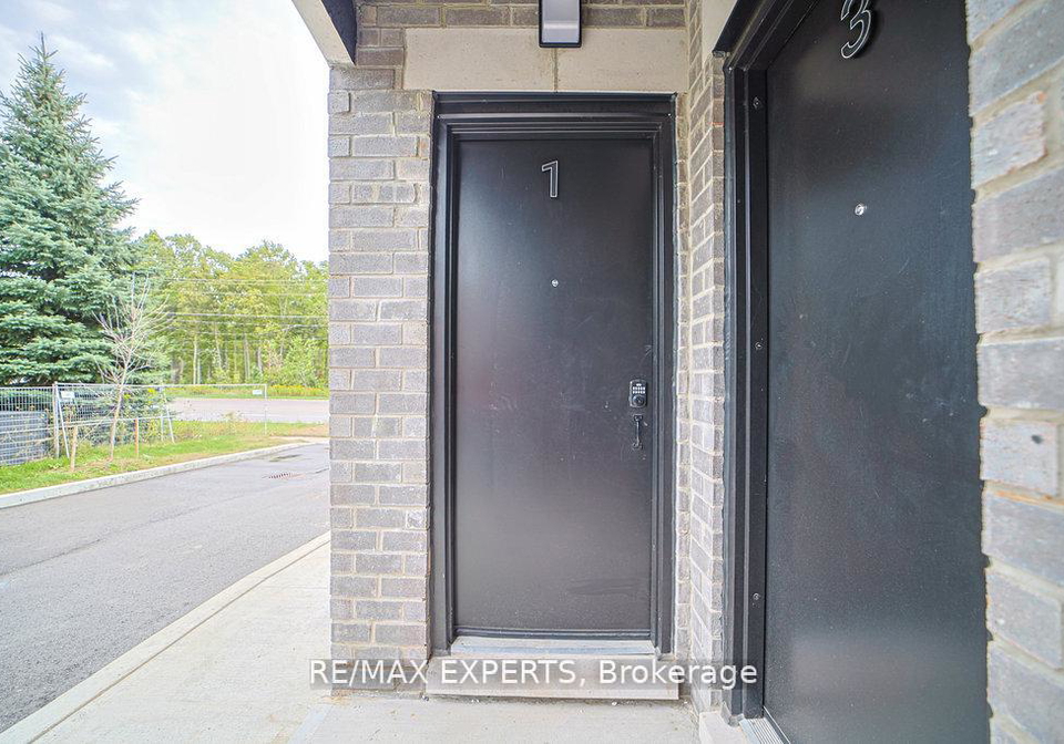 426-veterans-drive-barrie-ontario-s12832958