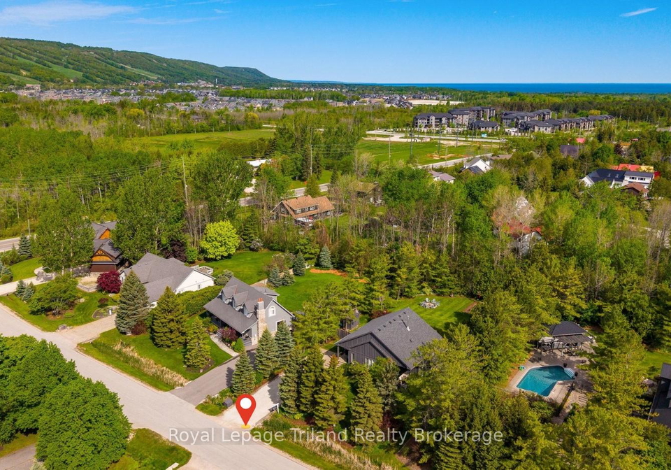 19-trails-end-collingwood-ontario-s12833696