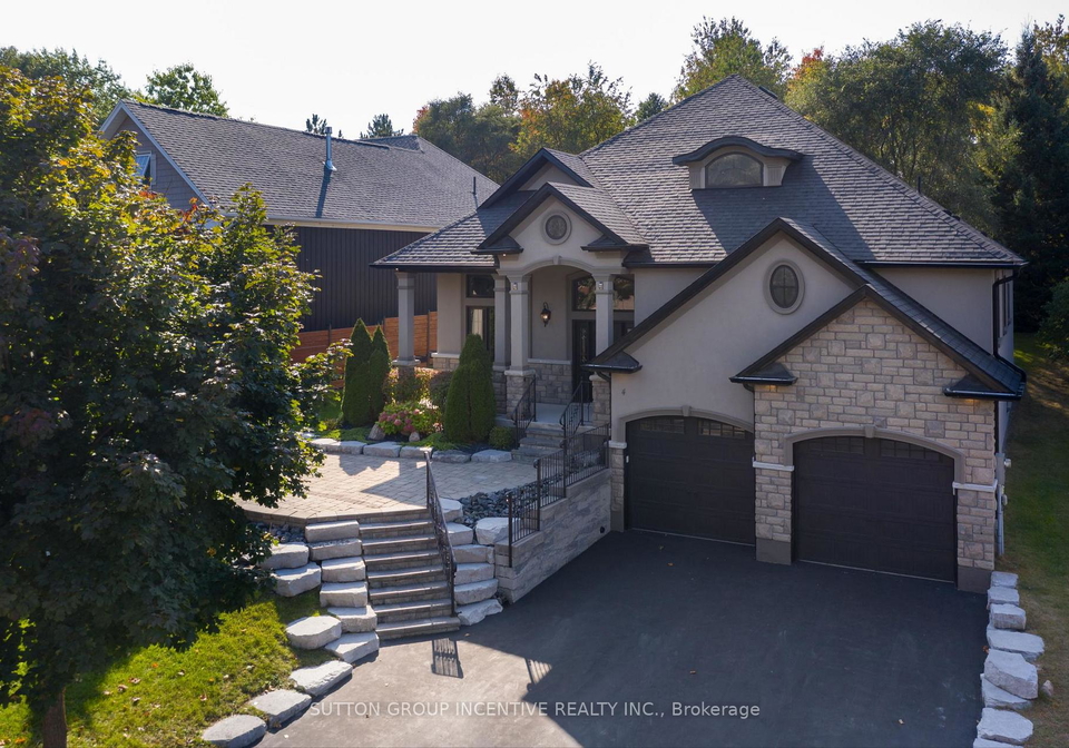 4-snowshoe-trail-barrie-ontario-s12834610