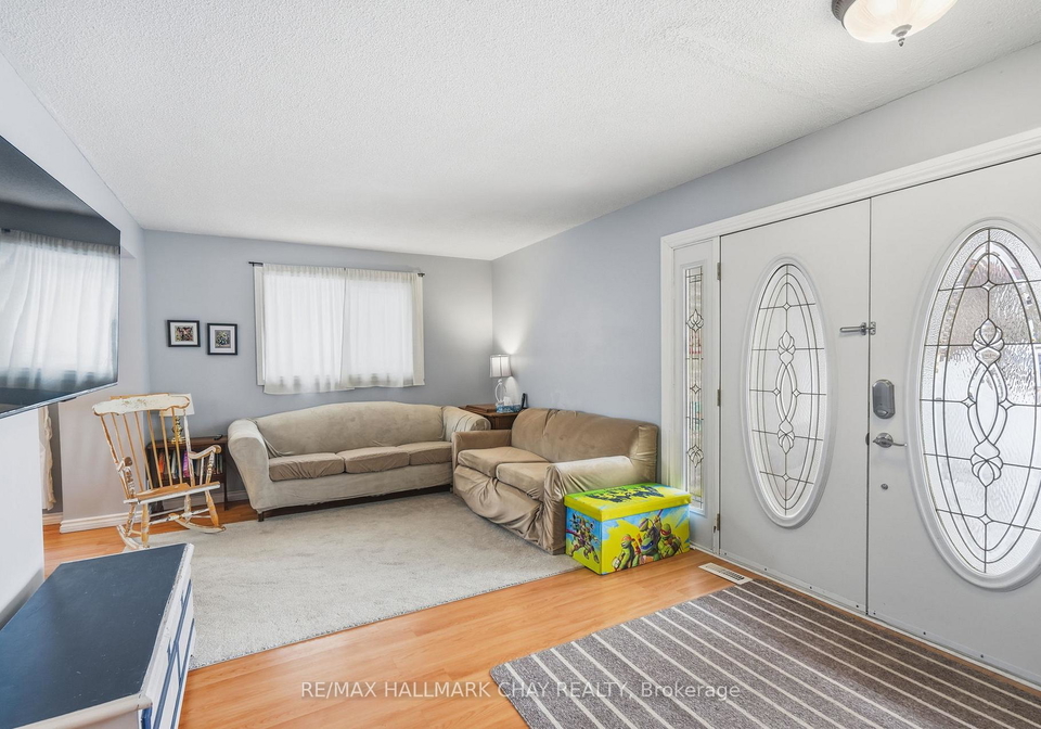 24-fox-run-barrie-ontario-s12835198