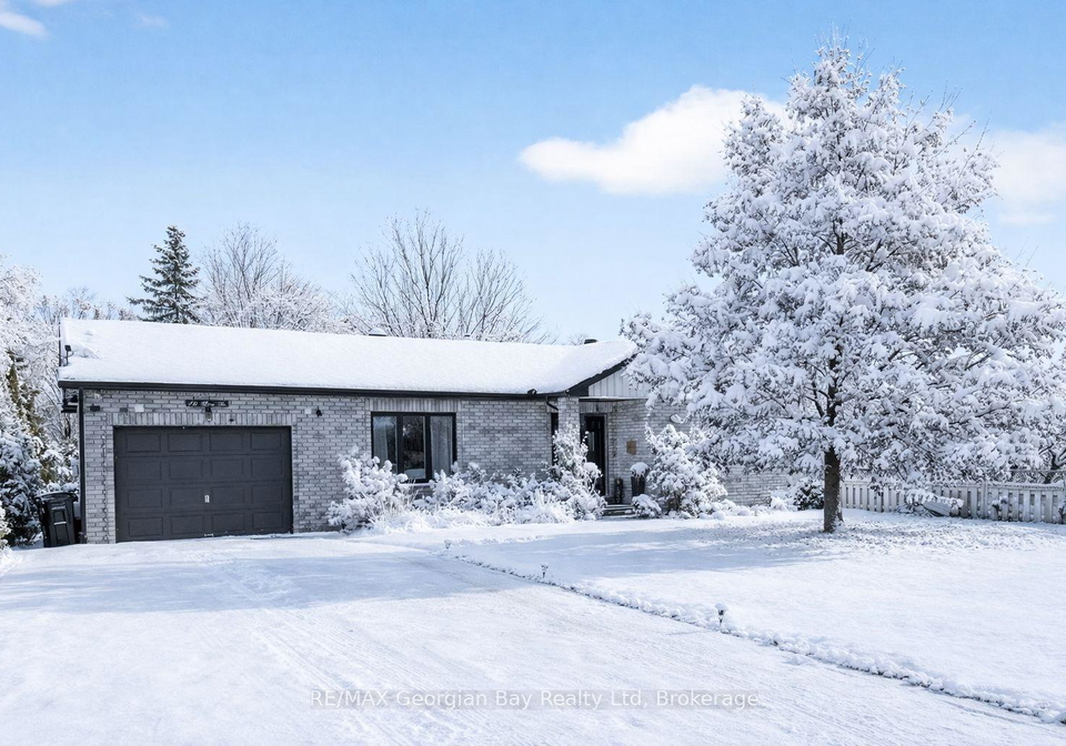 15-lorne-avenue-penetanguishene-ontario-s12837732