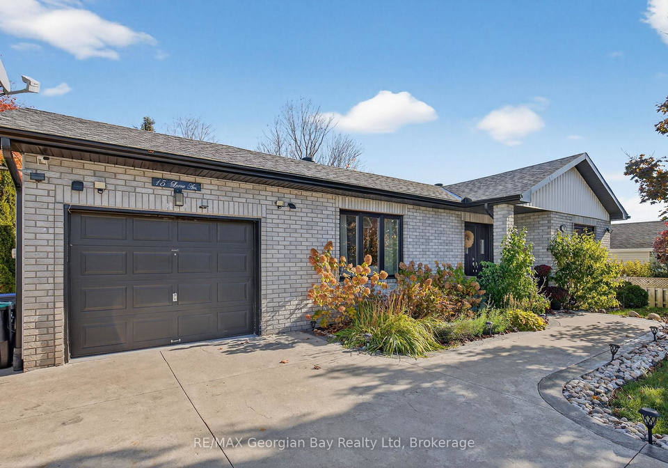 15-lorne-avenue-penetanguishene-ontario-s12837732
