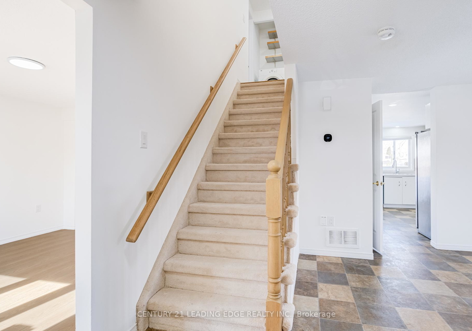 7-nugent-court-barrie-ontario-s12839332