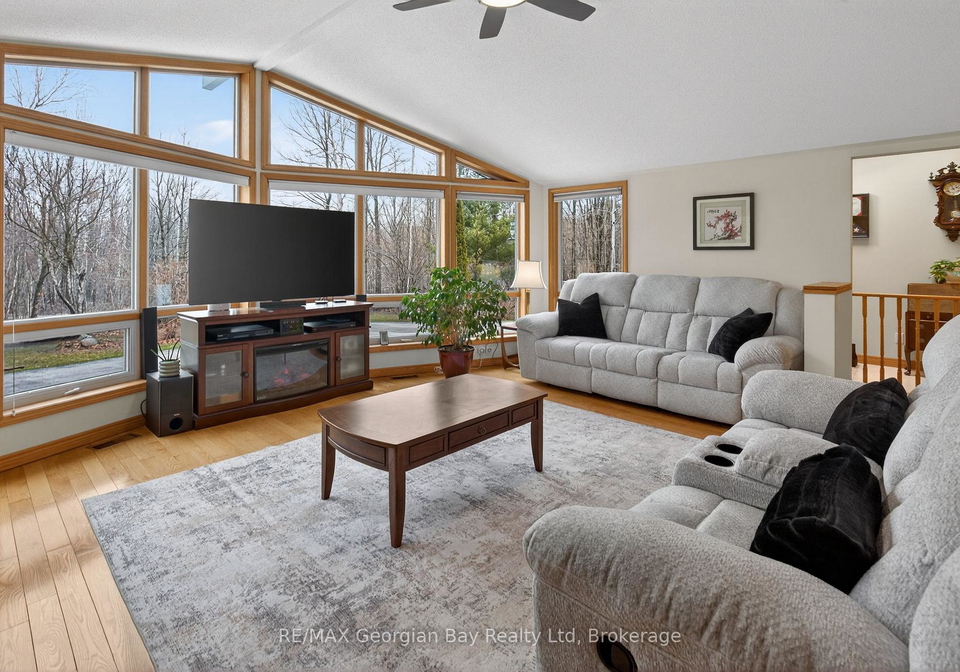 3-oakdale-court-penetanguishene-ontario-s12840328