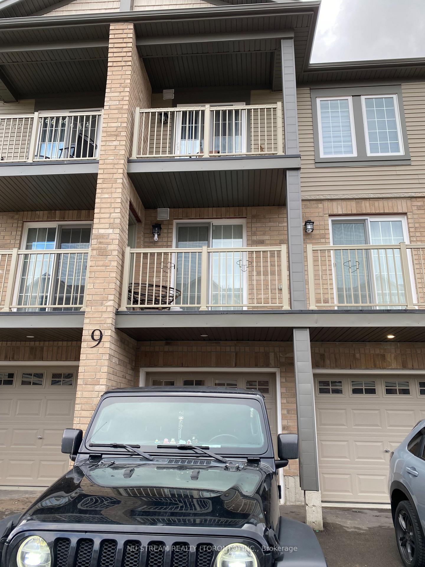 9-hay-lane-barrie-ontario-s12842062