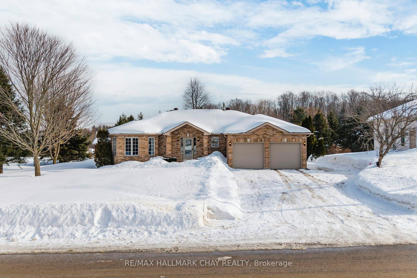 48-marlow-circle-springwater-ontario-s12842906