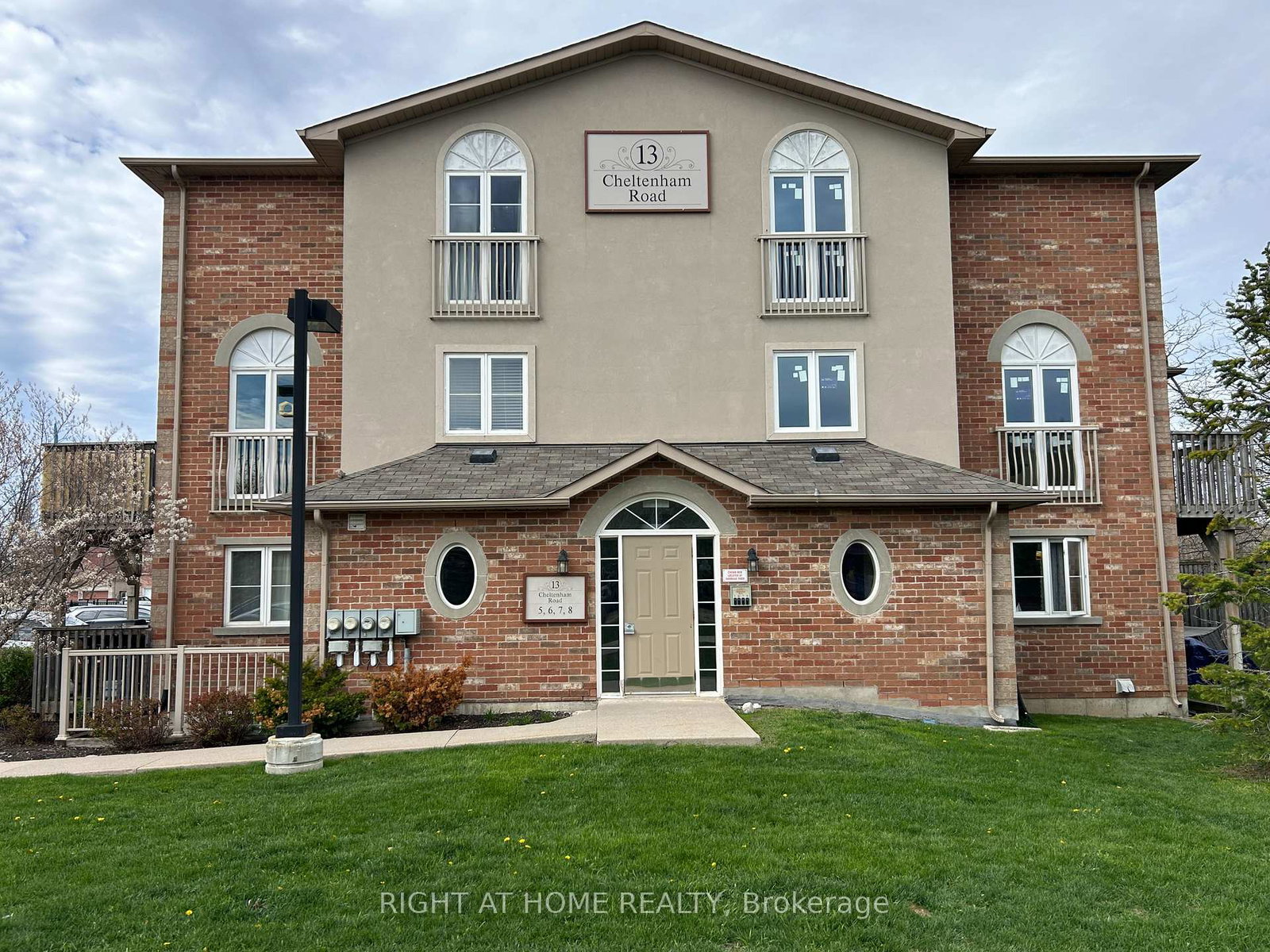 13-cheltenham-road-barrie-ontario-s12846644