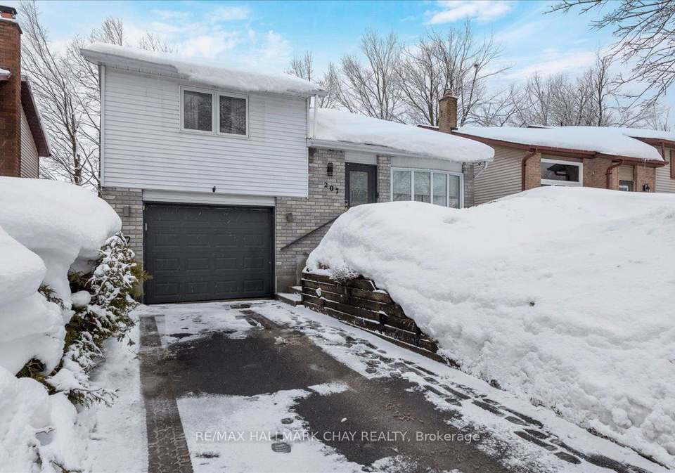 207-burns-circle-barrie-ontario-s12848424
