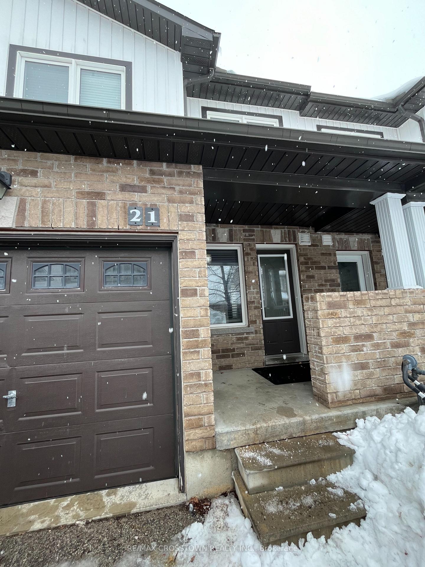 90-sovereigns-gate-barrie-ontario-s12849448