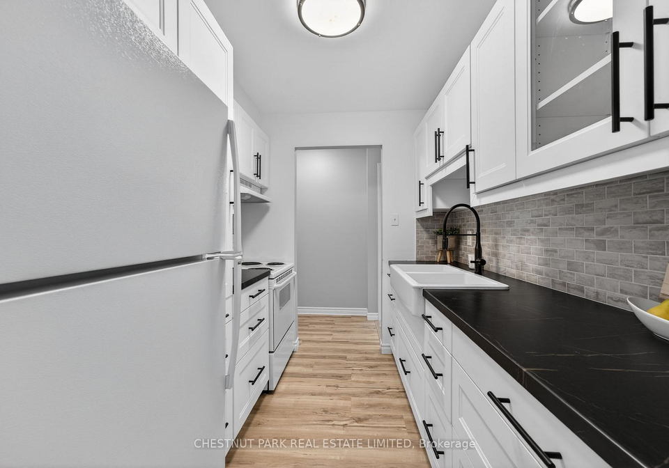 1-quail-crescent-barrie-ontario-s12849986