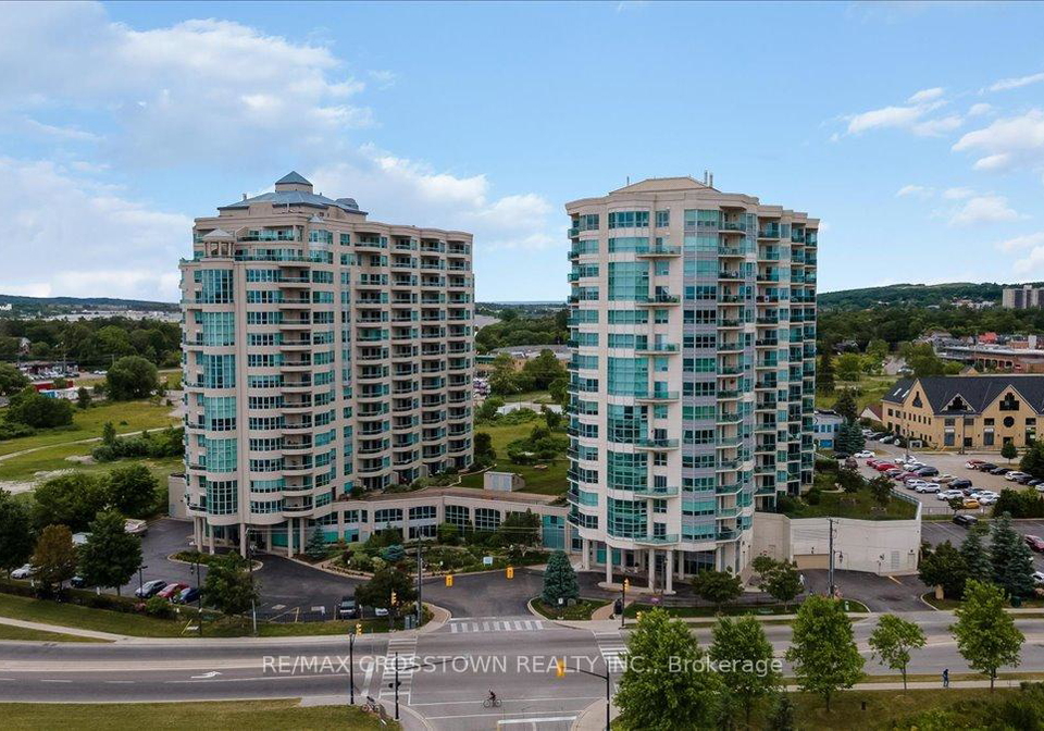 6-toronto-street-barrie-ontario-s12850938