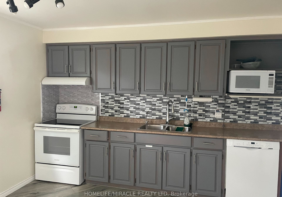 6-wall-court-barrie-ontario-s12852052