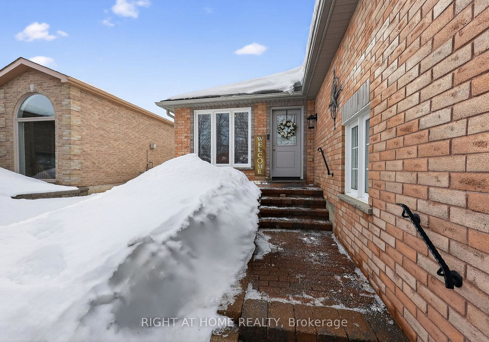 102-monique-crescent-barrie-ontario-s12855310