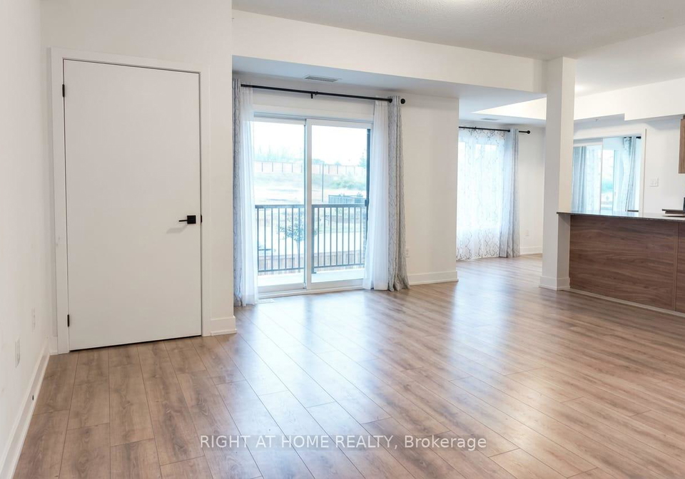 8-culinary-lane-barrie-ontario-s12856256