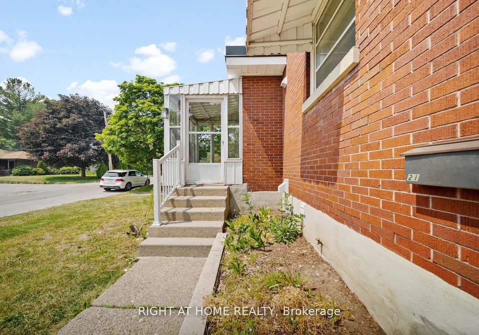 21-thomson-street-barrie-ontario-s12858990