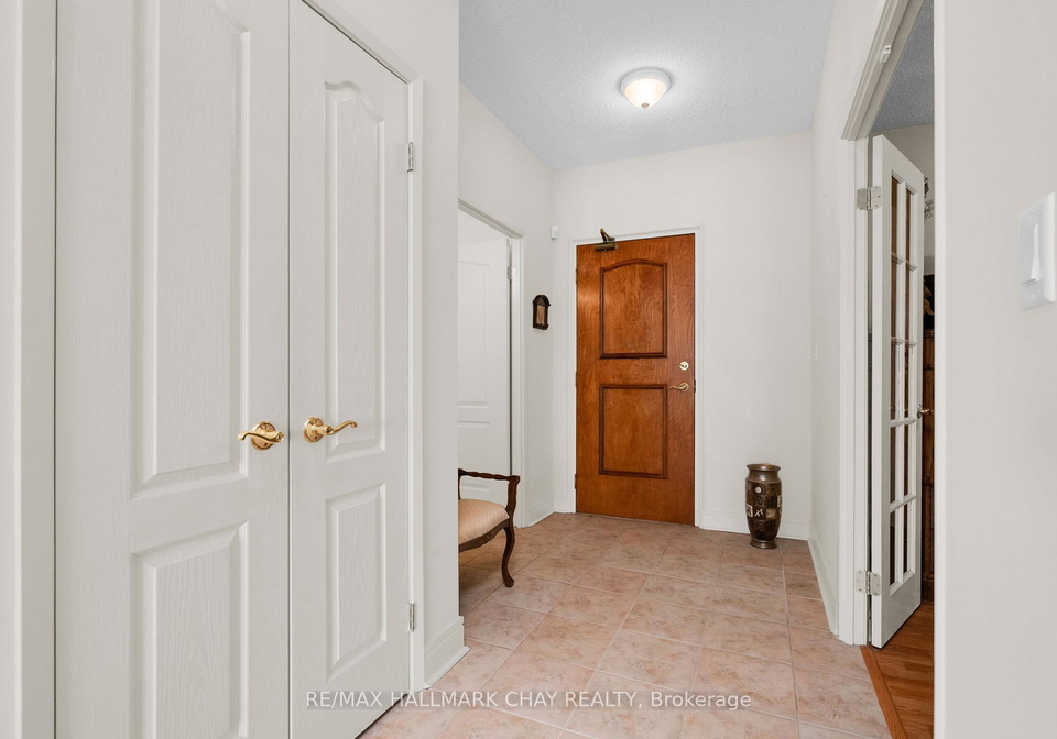 2-toronto-street-barrie-ontario-s12861874