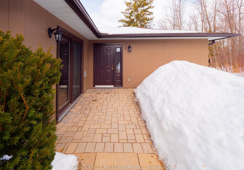 trafalgar-road-collingwood-ontario-s12868108