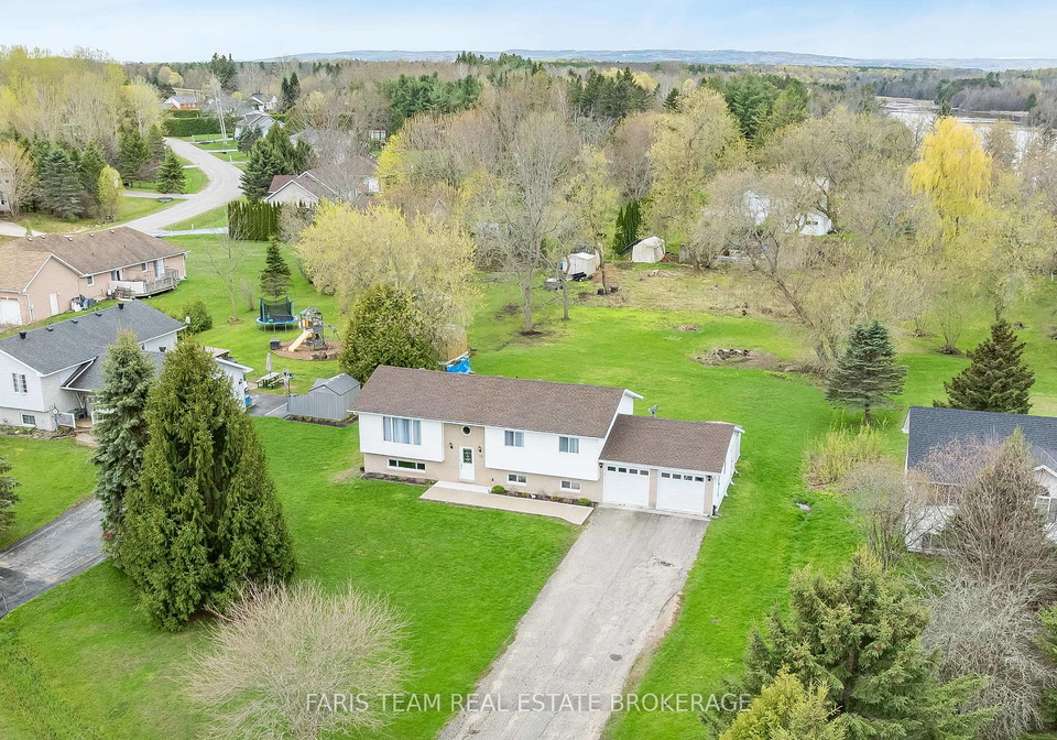 10-surrey-lane-clearview-ontario-s12869712