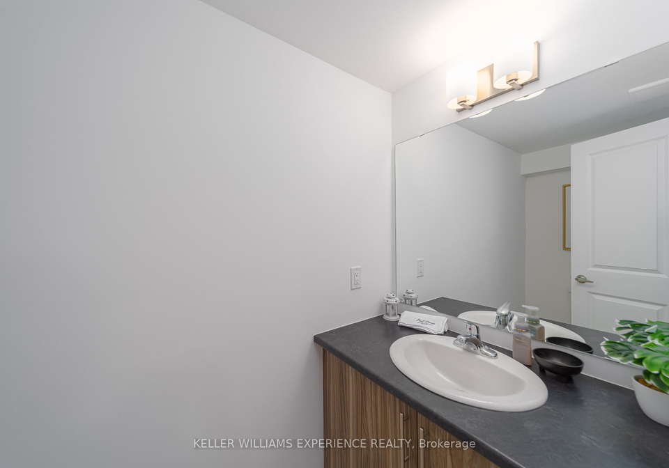 42-hay-lane-barrie-ontario-s12872440