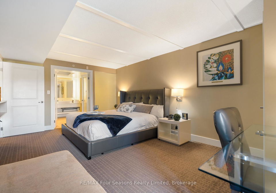 9-harbour-street-e-collingwood-ontario-s12873526