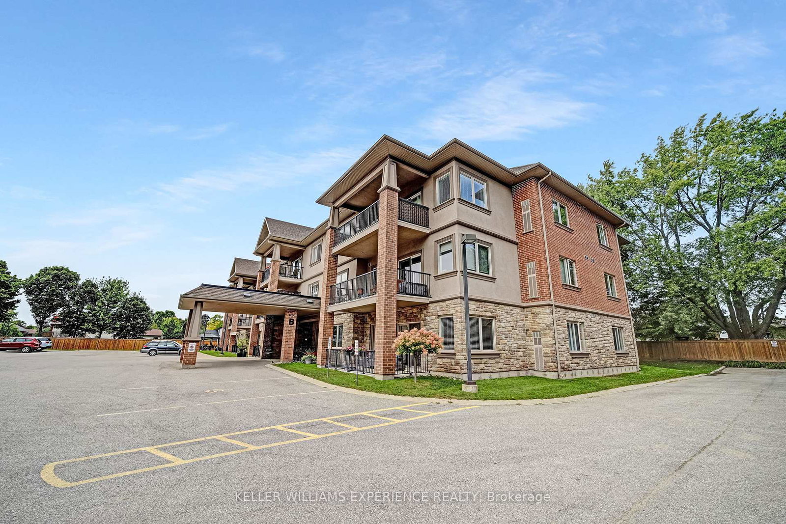 19b-yonge-street-n-springwater-ontario-s12875092