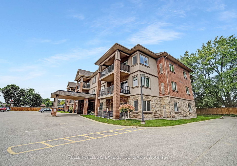 19b-yonge-street-n-springwater-ontario-s12875092
