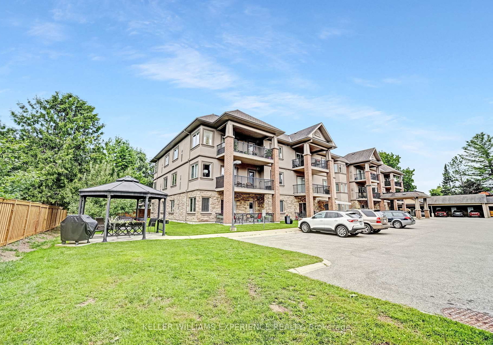 19b-yonge-street-n-springwater-ontario-s12875092