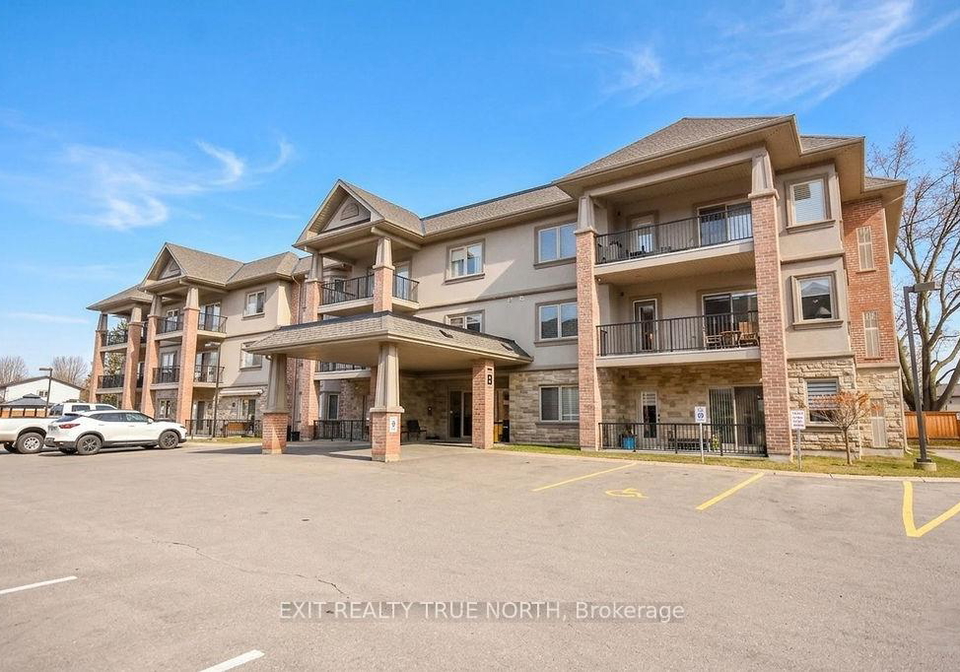 19b-yonge-street-n-springwater-ontario-s12875808