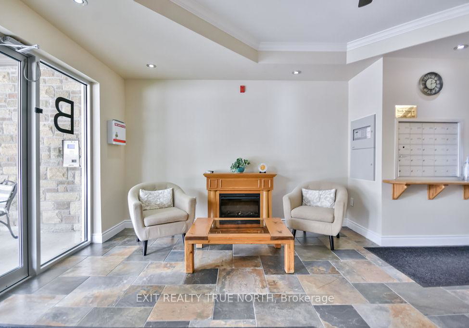 19b-yonge-street-n-springwater-ontario-s12875808