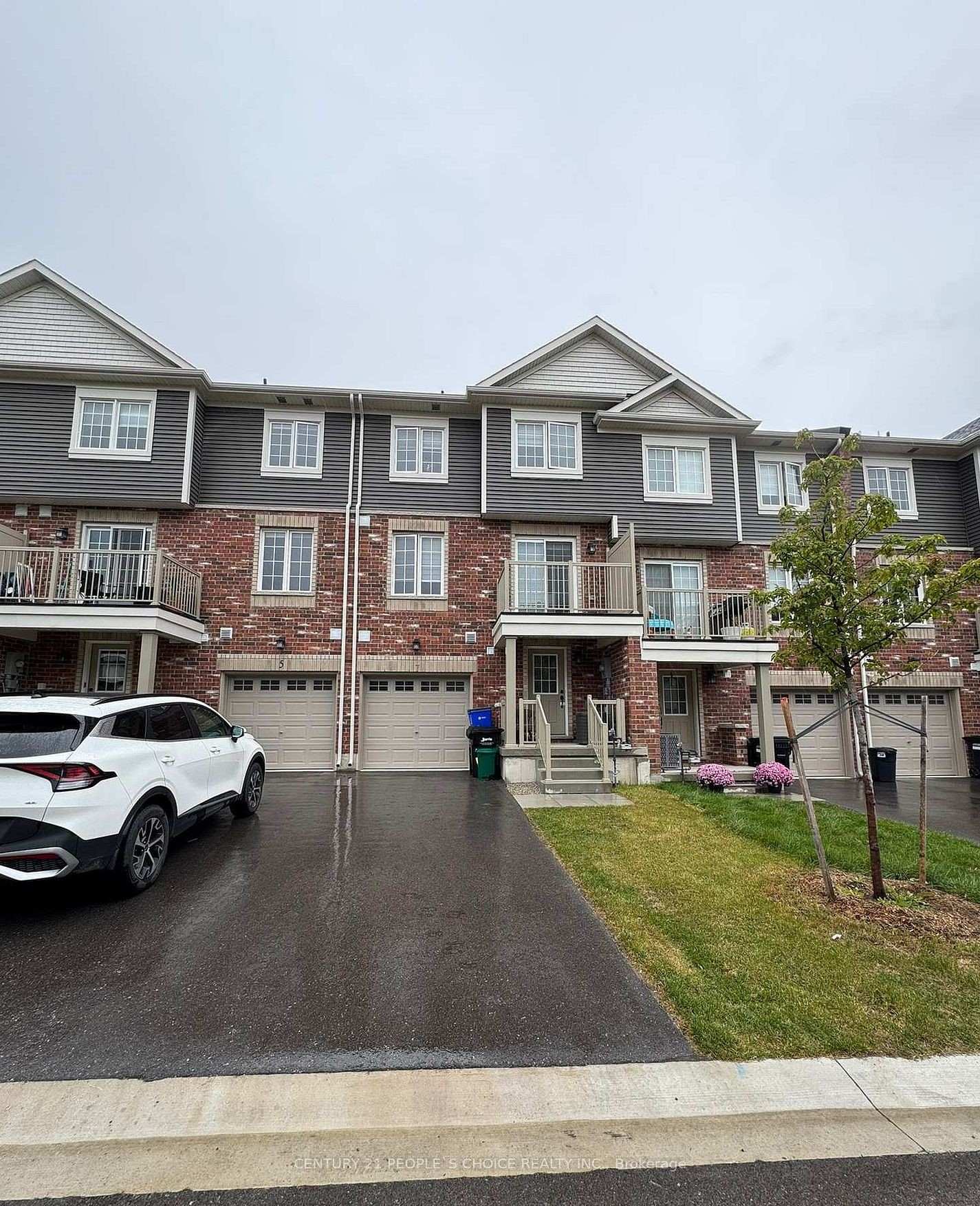 7-silo-mews-barrie-ontario-s12878306