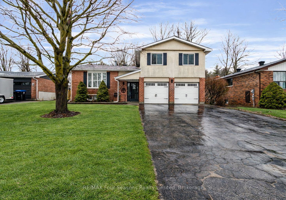 218-datas-drive-clearview-ontario-s12879146