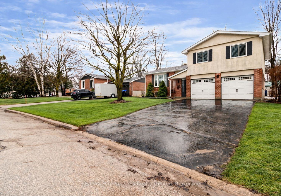 218-datas-drive-clearview-ontario-s12879146
