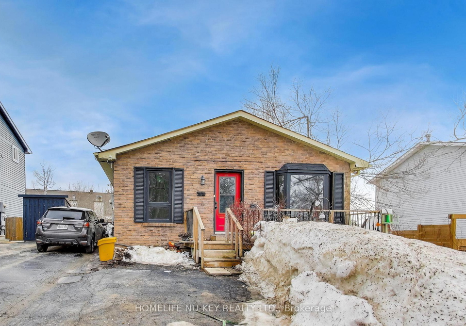 77-frost-trail-barrie-ontario-s12879246